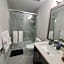 Lux Modern 2BR Radiant Suite+Free Parking