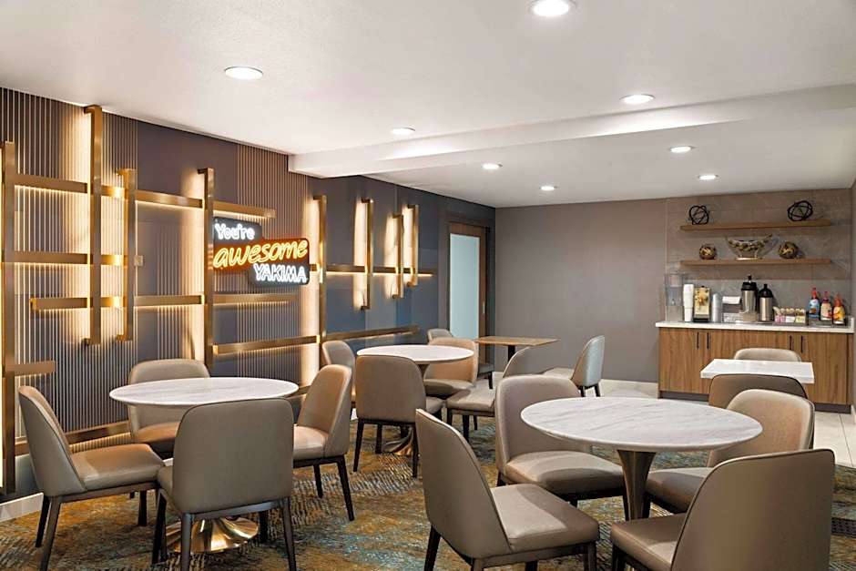 La Quinta Inn & Suites by Wyndham Yakima Downtown