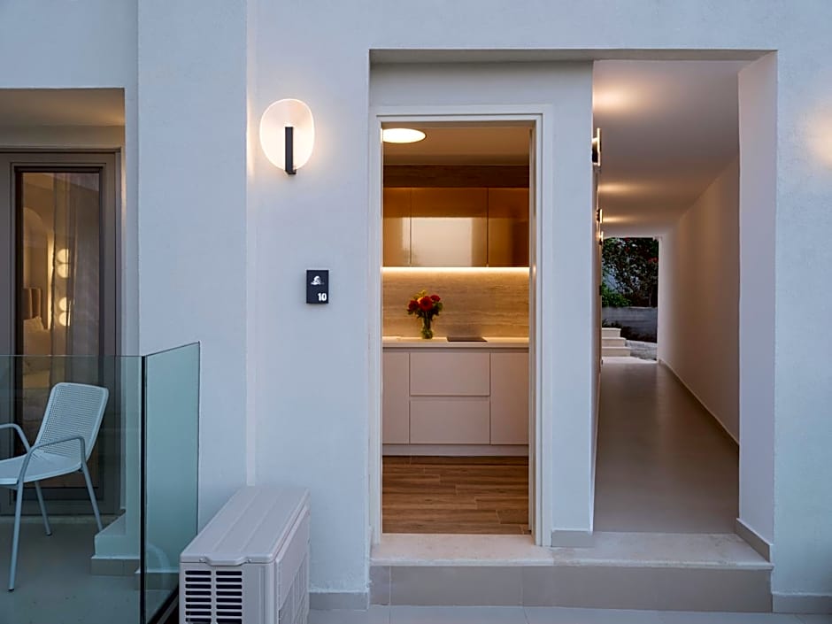 Golden Luxury Suites