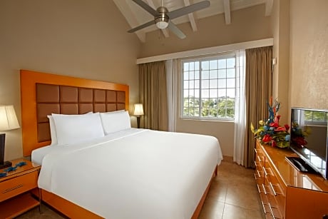 One-Bedroom King Suite with Garden View
