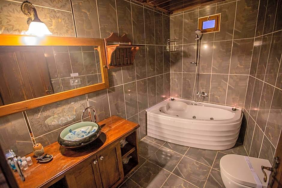 Hermes Cave Hotel