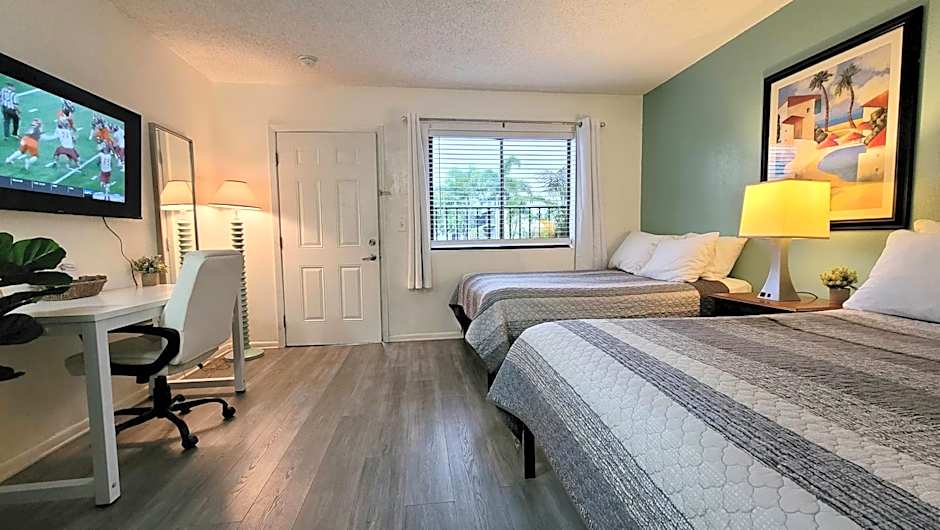 Sunny Palms Inn