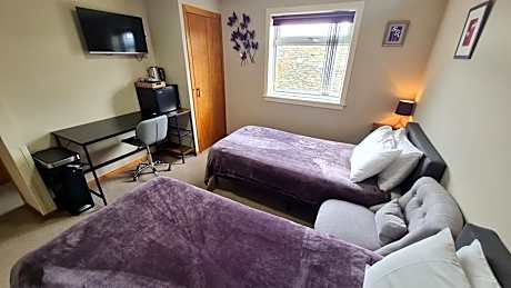 Twin Room with Private Bathroom