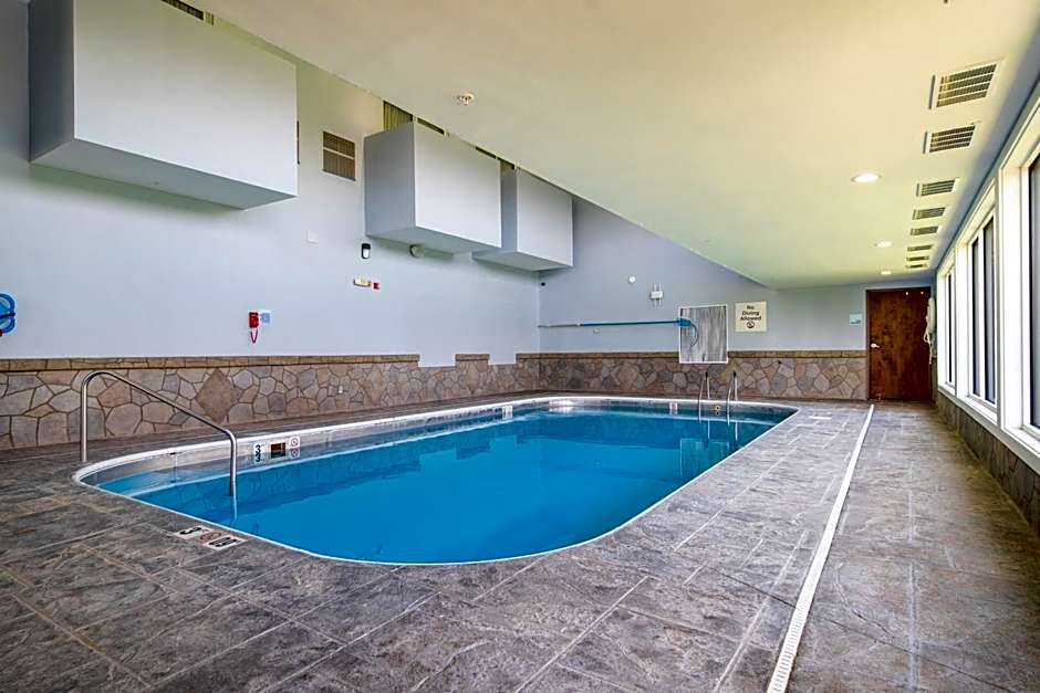 Holiday Inn Express Hotel & Suites Bedford By IHG