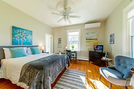 Queen Room with Garden View