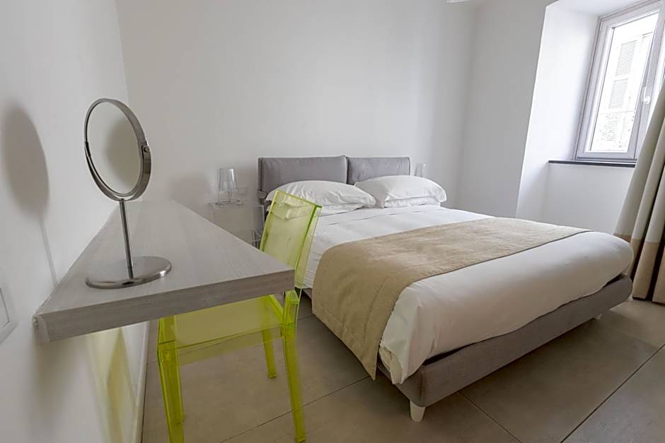 White 1903 - Rooftop Pool & Luxury Rooms