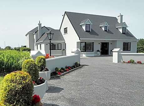 Hillcrest Luxury Apartment