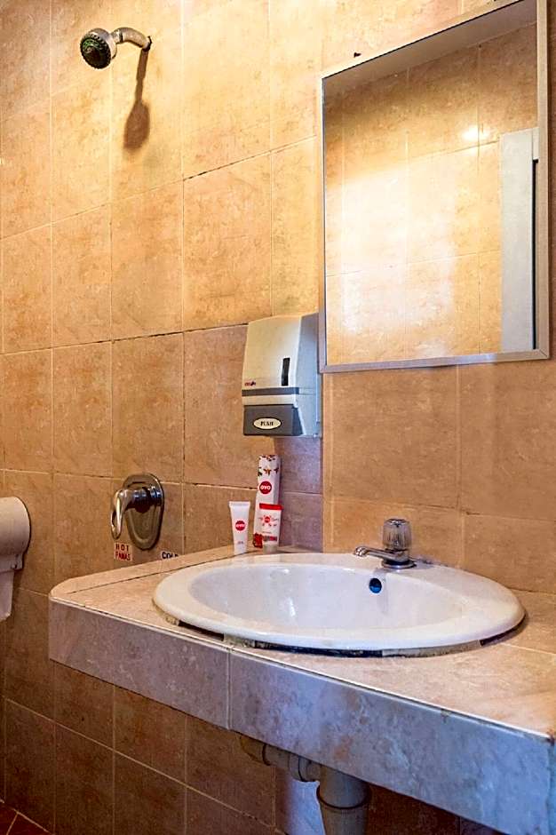 Capital O 664 Romance Hotel