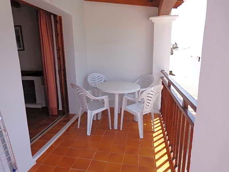 Benet Los Pinares Apartments