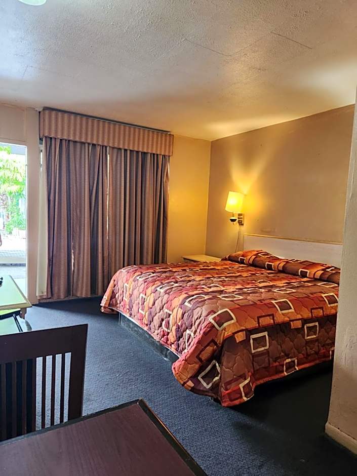 ECONO INN