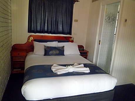 Budget Queen Room - Upstairs