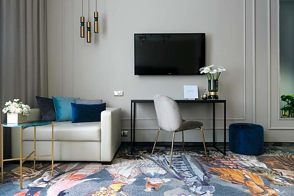 Queen Boutique Hotel