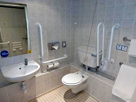 Double Room - Mobility Access with Roll-in Shower