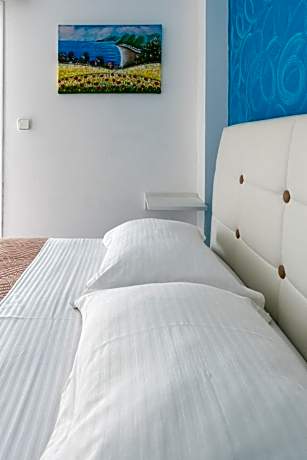 One Bedroom Apartment