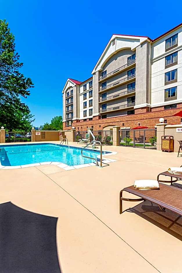 Hyatt Place Overland Park Convention Center