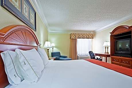 1 King Bed Standard