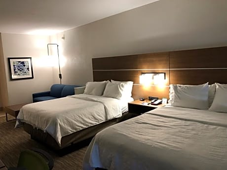 Standard Room with Two Queen Beds