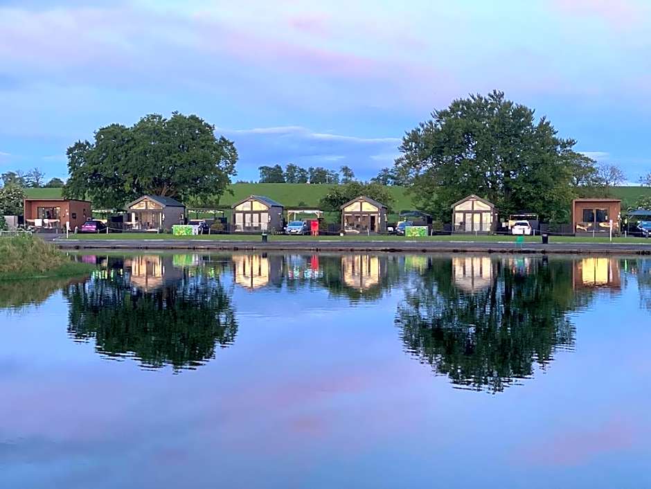 Arranview Lochside Pods & Lodges all with private Hot-tubs