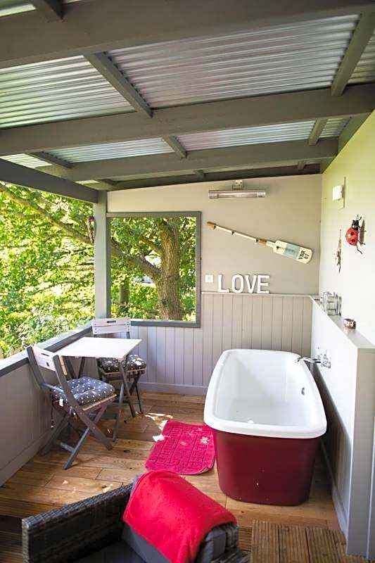 Thompson Hall Retreat