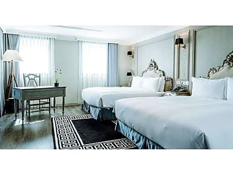 Classic Quadruple Room