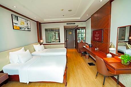 Oriental Suite with Twin Beds and River View