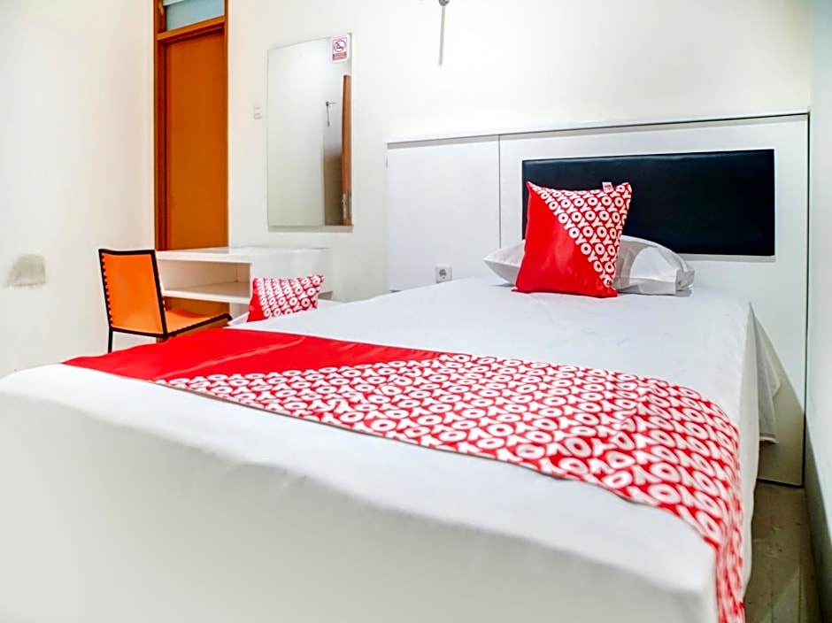 OYO 90394 Guest House Sentosa