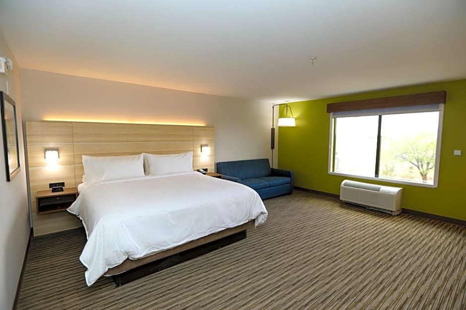 Holiday Inn Express Hillsboro I-35 By IHG
