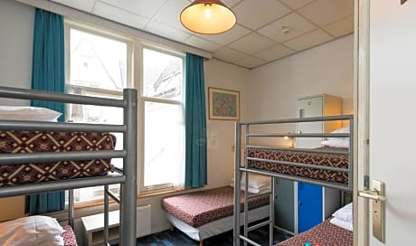 Private 5 Person Room