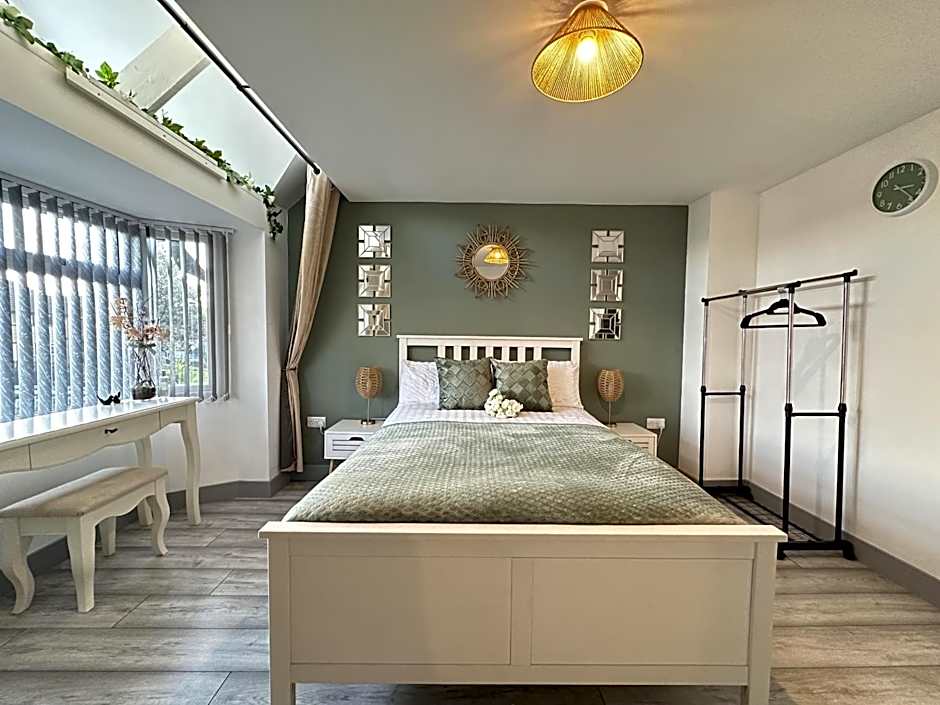 Lilypad Suite - Near NEC Centre, BHX airport, HS2 & Resort World