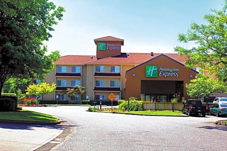 Holiday Inn Express Portland East - Columbia Gorge, an IHG Hotel