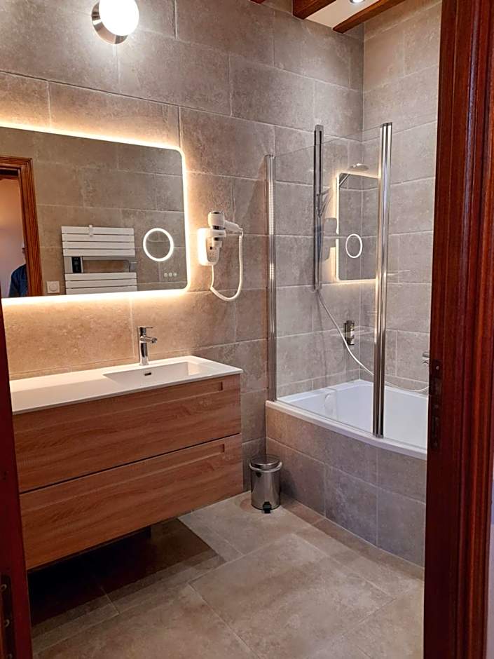 Appartement Prestige Résidentiel 3 chambres 3 salles de bain au Manoir de Mathan à Crépon 5 mn d'Arromanches et 10 mn de Bayeux