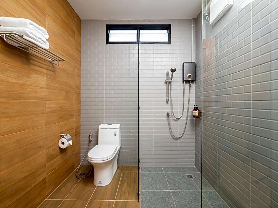 Moonlight Cafe and Hotel