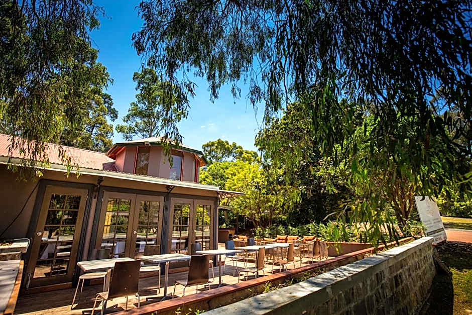 Eltham Gateway Hotel