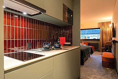 Junior Signature Suite