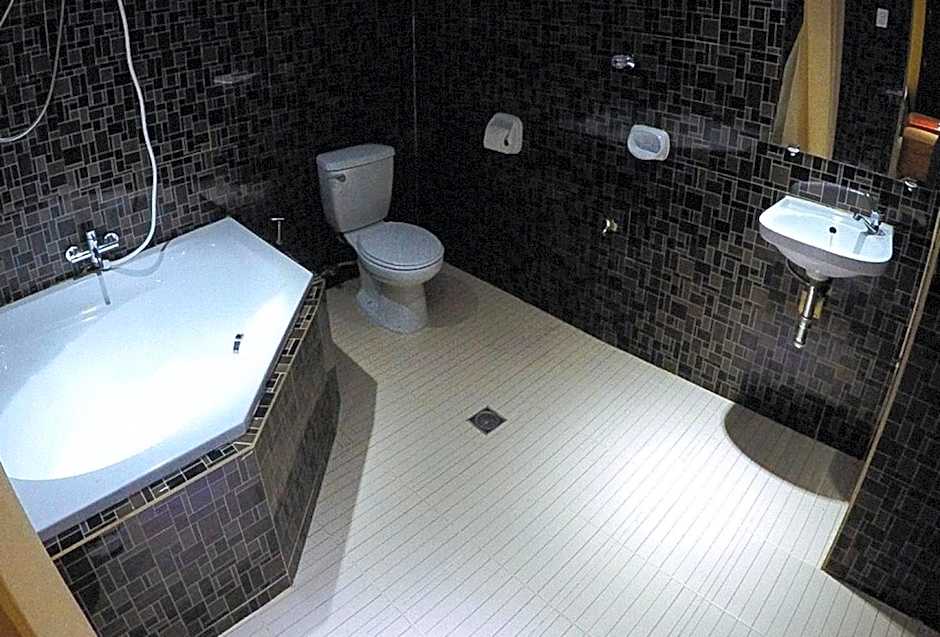 RedDoorz Plus @ Taj Hotel Tuguegarao