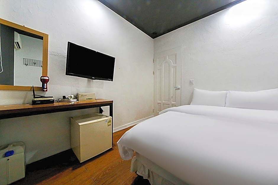 ACE Motel
