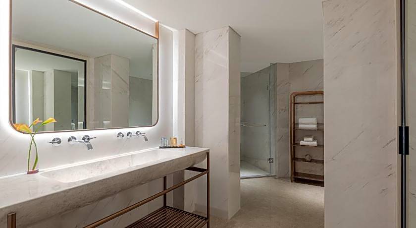 Sunworld Dynasty Hotel