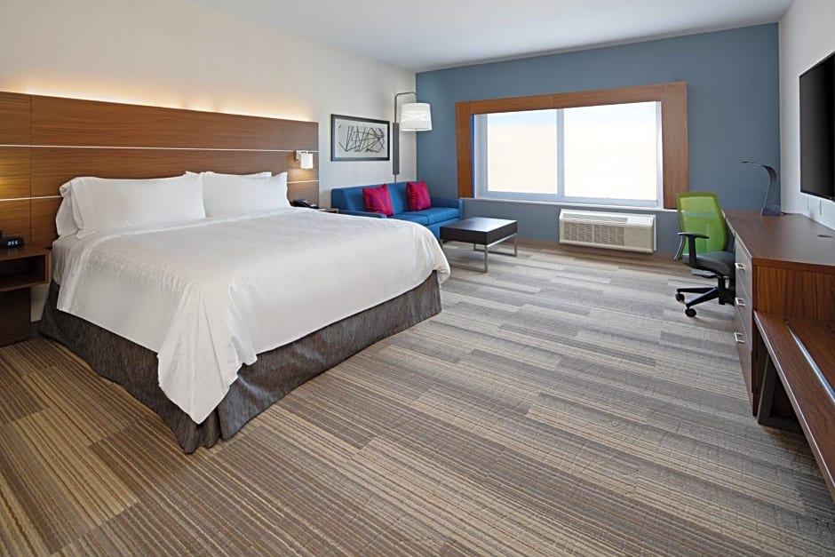 Holiday Inn Express & Suites - Murrieta