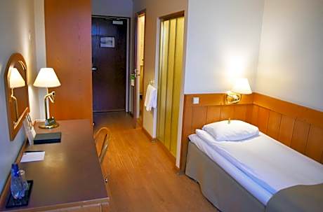 Single Room with Lake View