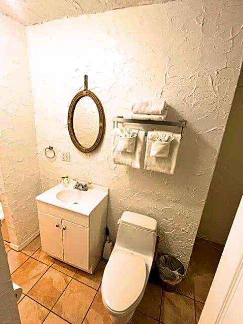 Conch Key Fishing Lodge & Marina