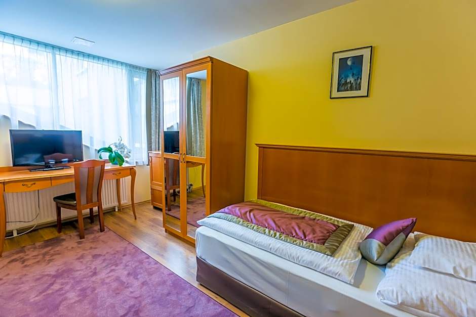 Pannonia Hotel