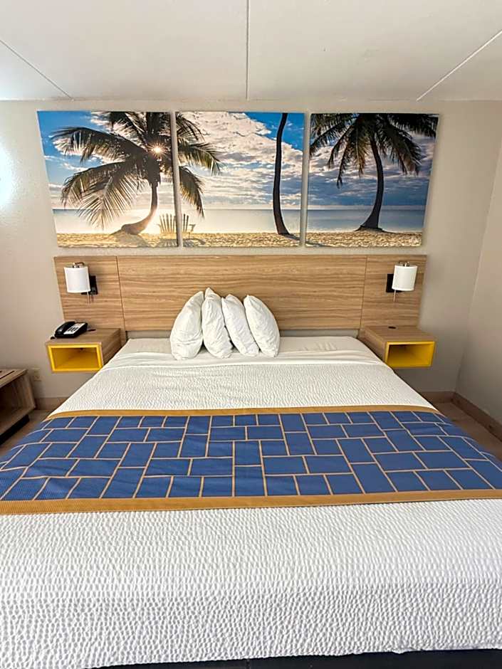 Days Inn by Wyndham Shorter
