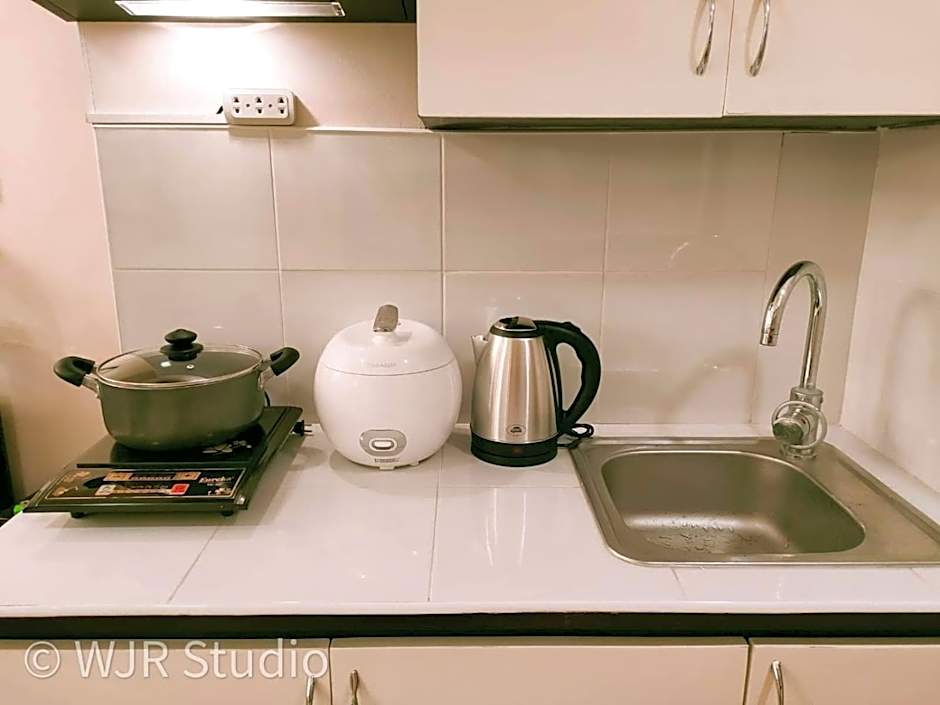 Centropolis Queen Bed Suite- Modern Posh Style