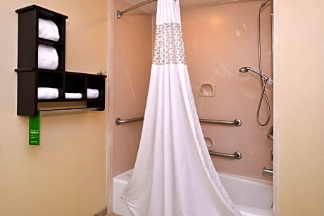 Queen Room with Accessible Tub - Accessible/Non Smoking