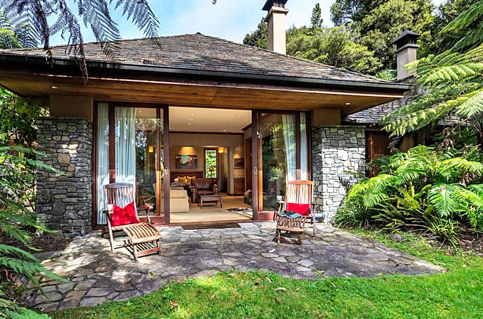 Treetops Lodge & Estate