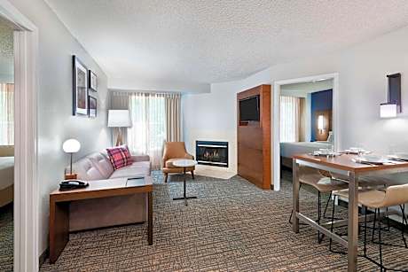 2 Bedroom Suite, Bedroom 1: 1 King, Bedroom 2: 1 Queen, Sofa Bed, Fireplace