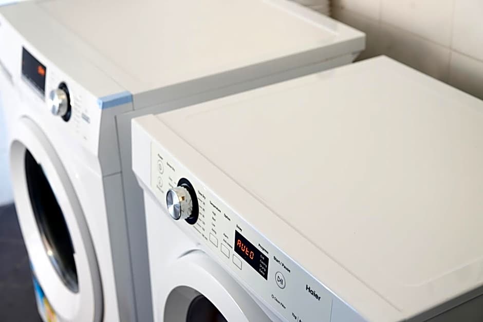 Baileys Parkside Motel by VetroBlu