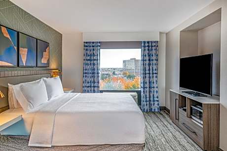 King Room - Hearing Accessible