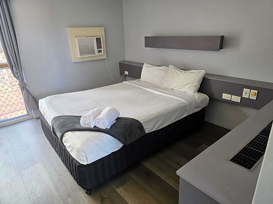 Emerald Central Hotel