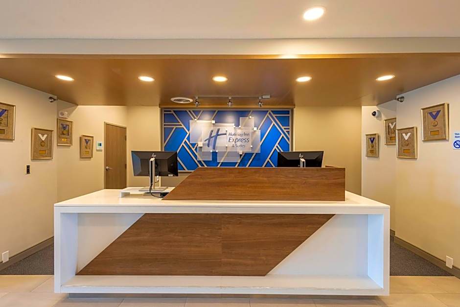 Holiday Inn Express & Suites Sioux Center By IHG
